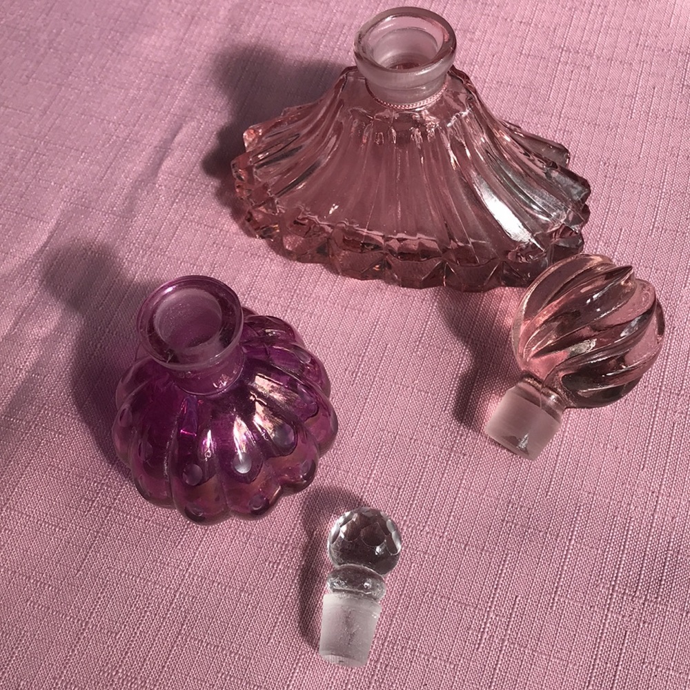 Glass Perfume Bottle Flacons Set of 2 Decanters - Picture 3 of 10